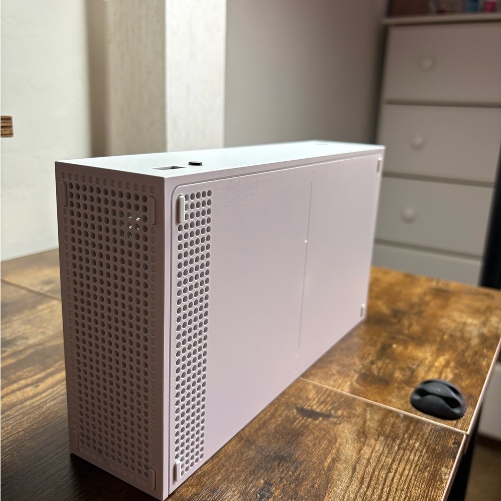 Xbox Series S Digital Edition (Used with cords) - Picture 8 of 14